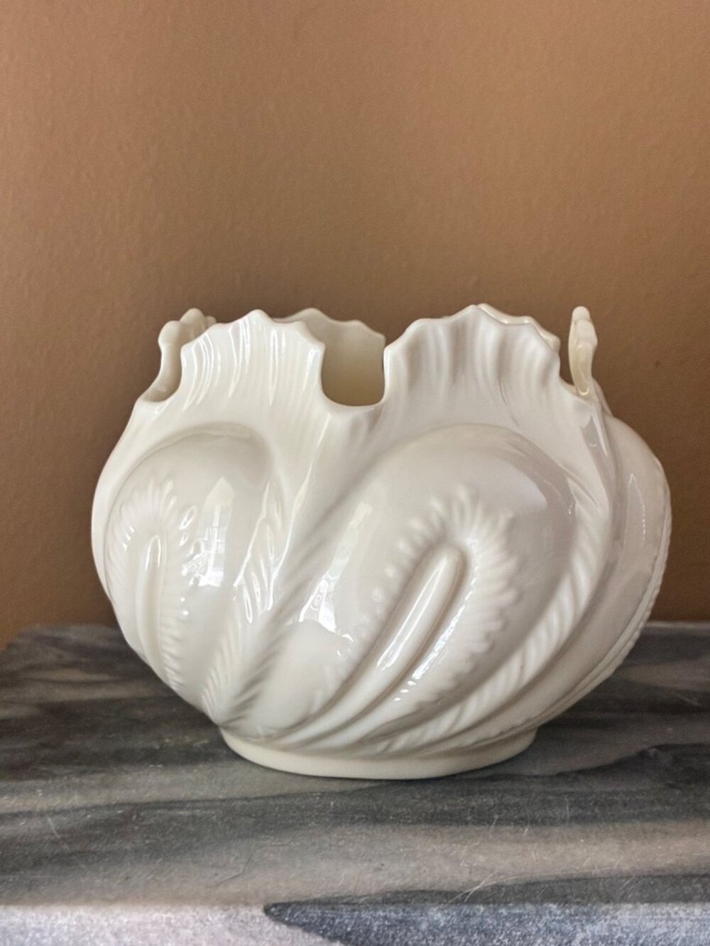Belleek Pottery (Ireland) Nickel Flower Pot Vase Creamy White 6th Mark (Green)